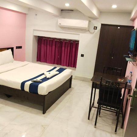 Hotel Ucs Калькутта Экстерьер фото