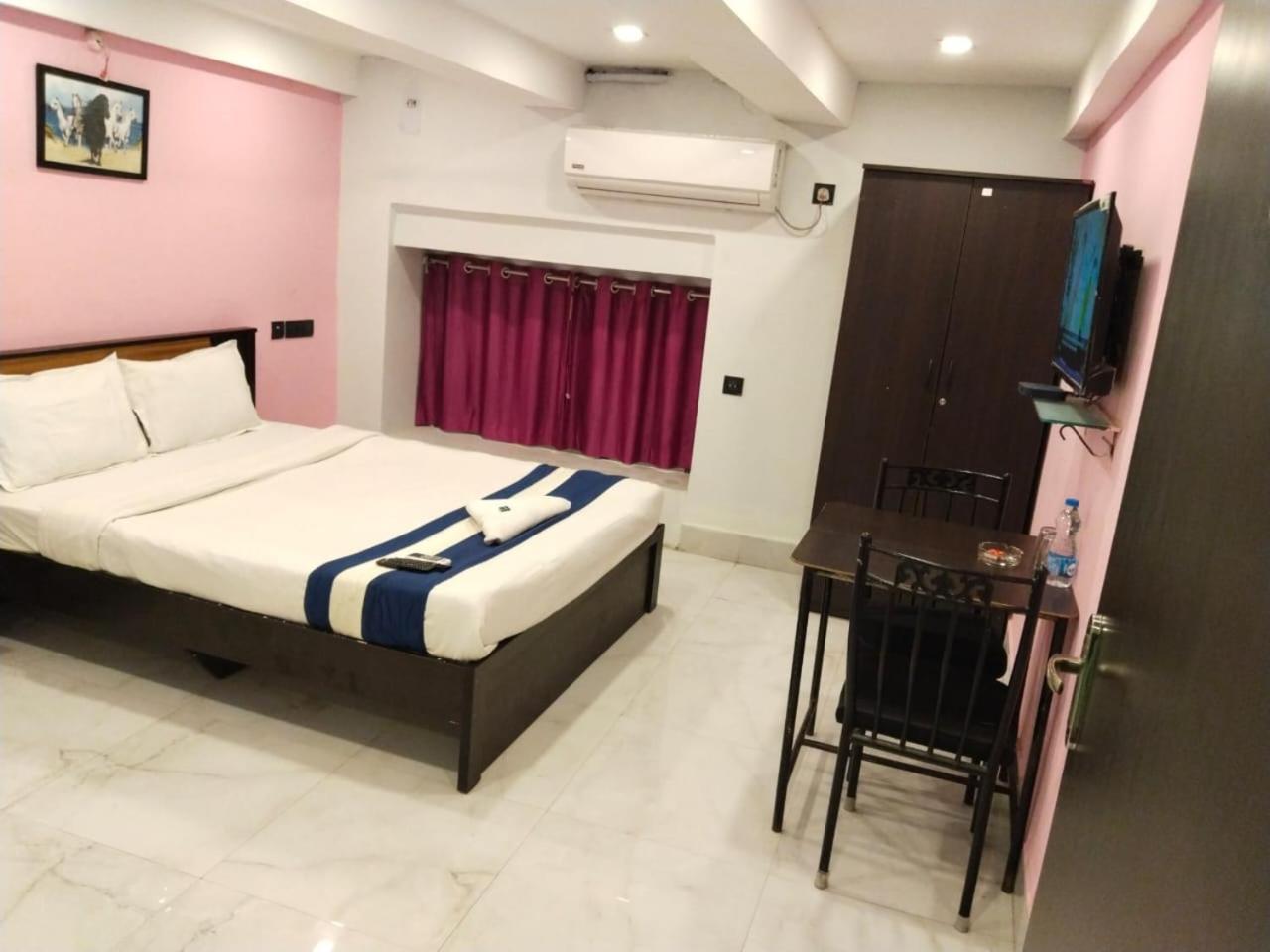 Hotel Ucs Калькутта Экстерьер фото