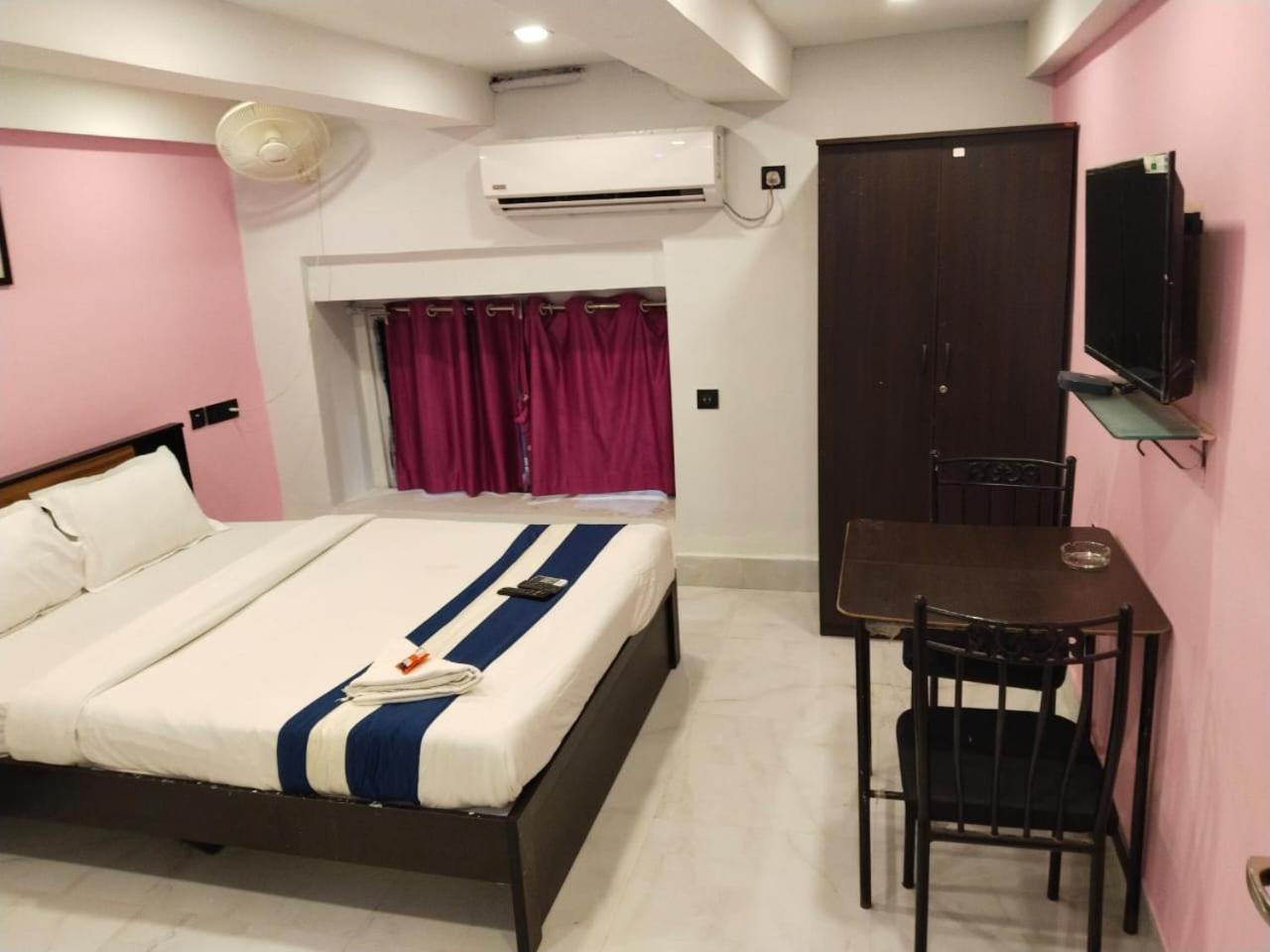 Hotel Ucs Калькутта Экстерьер фото
