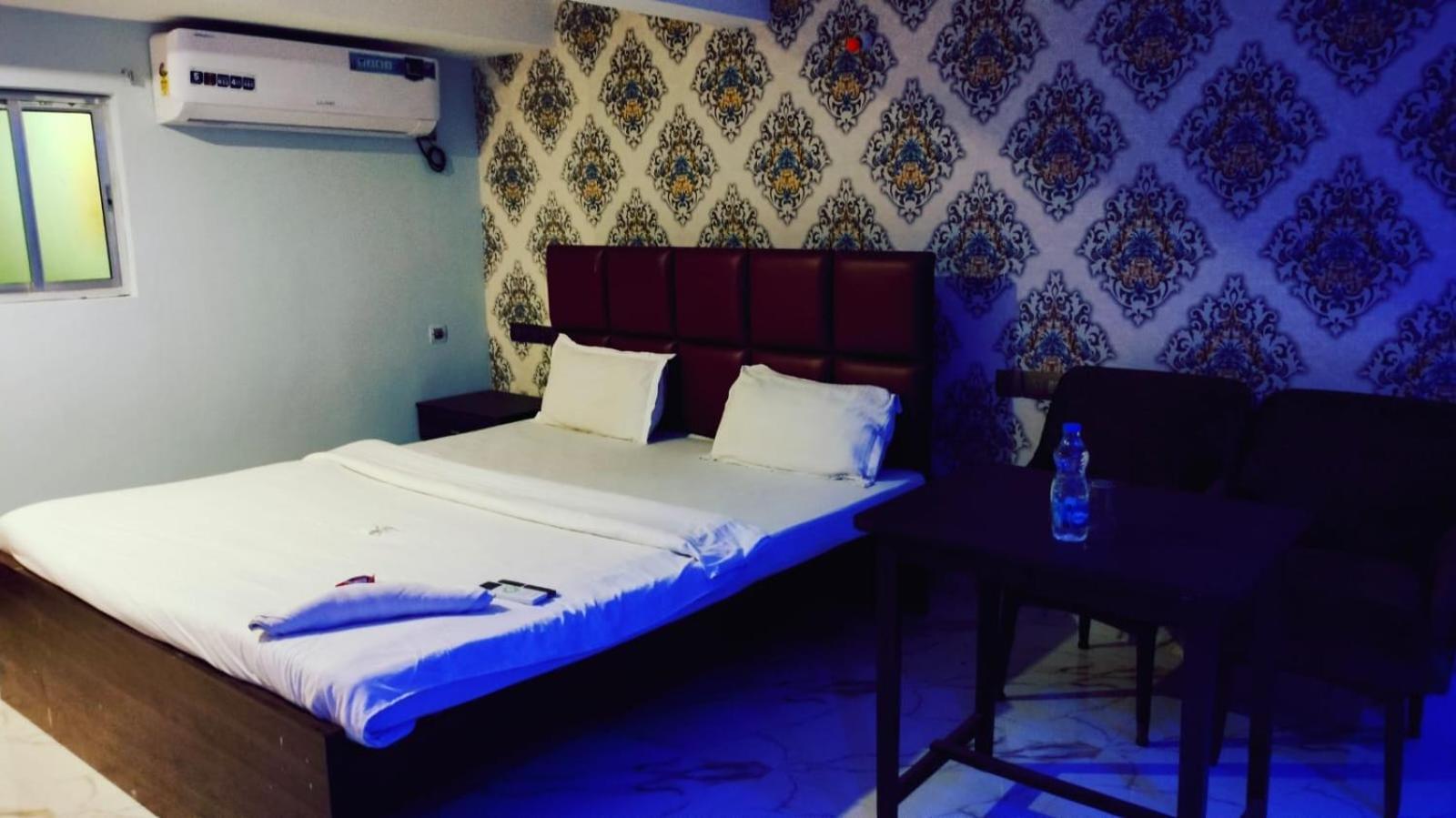 Hotel Ucs Калькутта Экстерьер фото