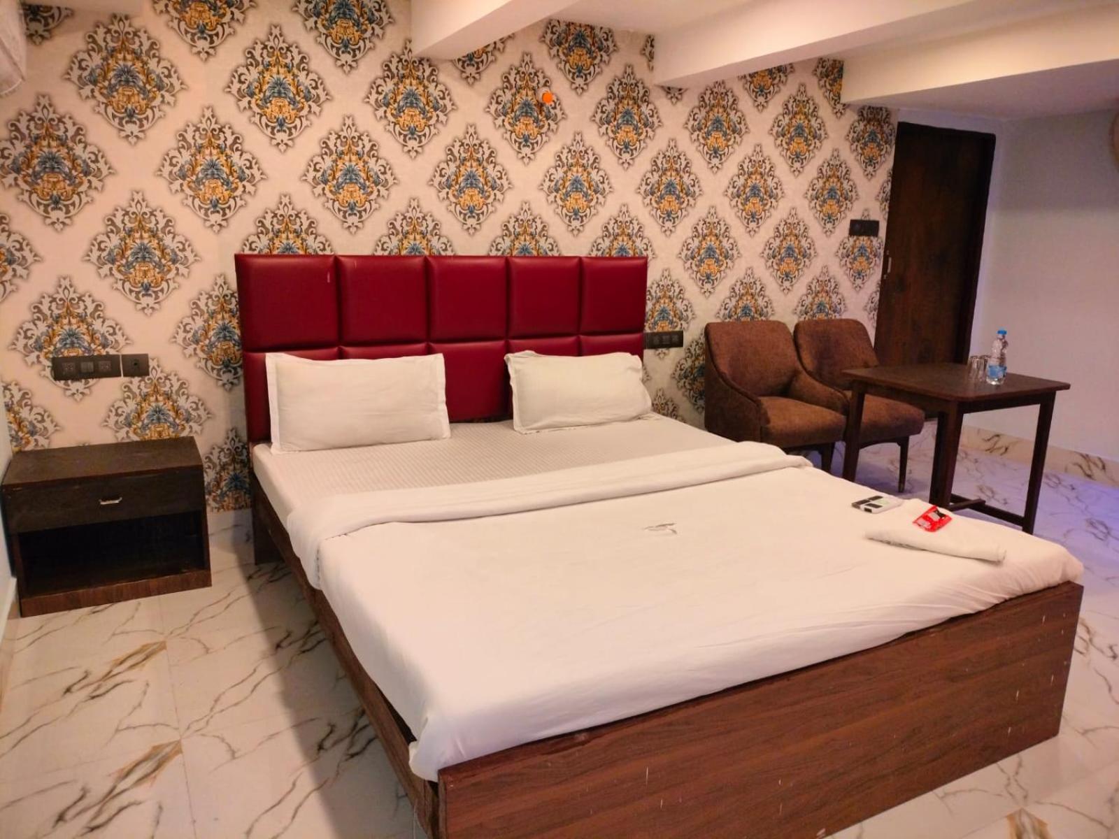 Hotel Ucs Калькутта Экстерьер фото