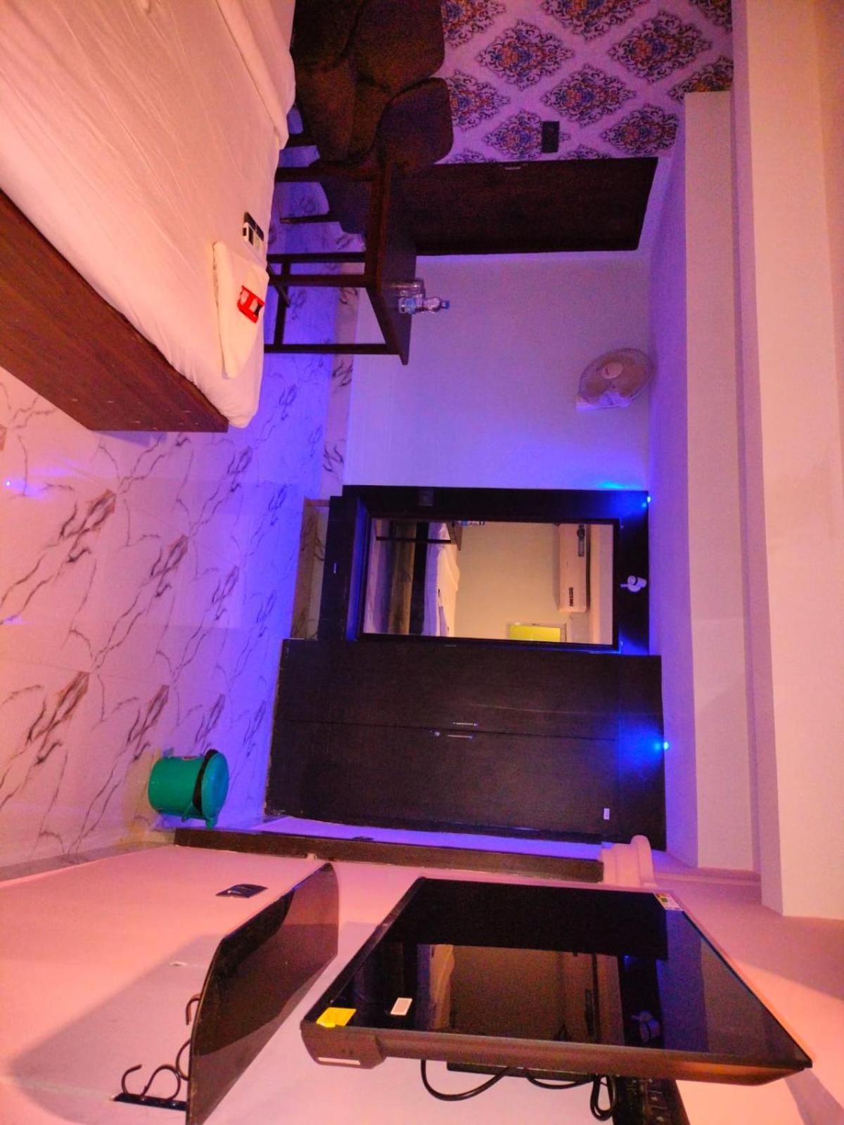 Hotel Ucs Калькутта Экстерьер фото
